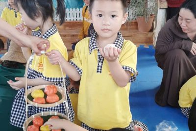 Bé trải nghiệm Tết Trung Thu 2025